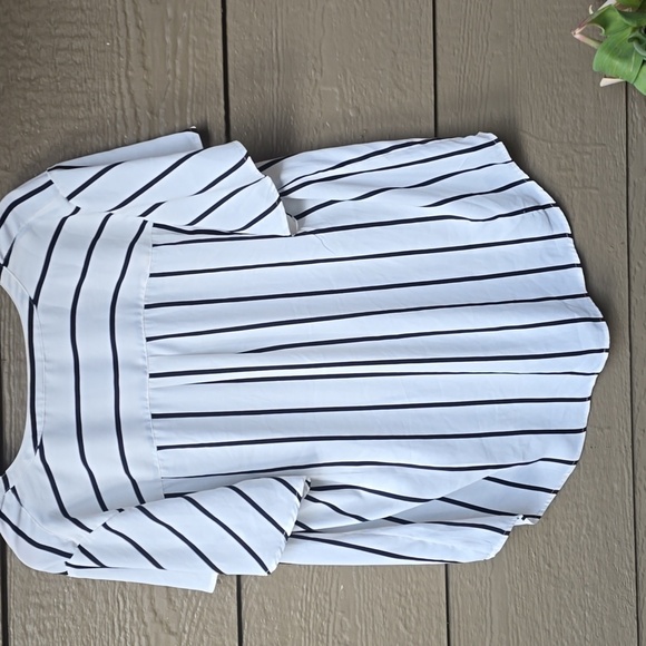 Torrid Harper Flutter Sleeve Blouse Black White Stripe 2X - Picture 10 of 14